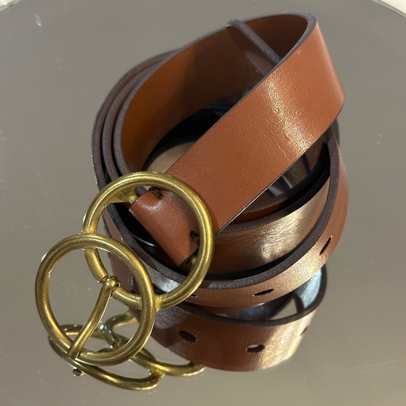 XS Banana Republic Brown Leather Belt with Gold Buckle - Picture 3 of 13